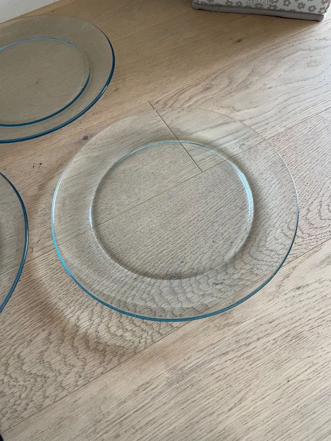 Set of Glass Dinner Plates thumbnail