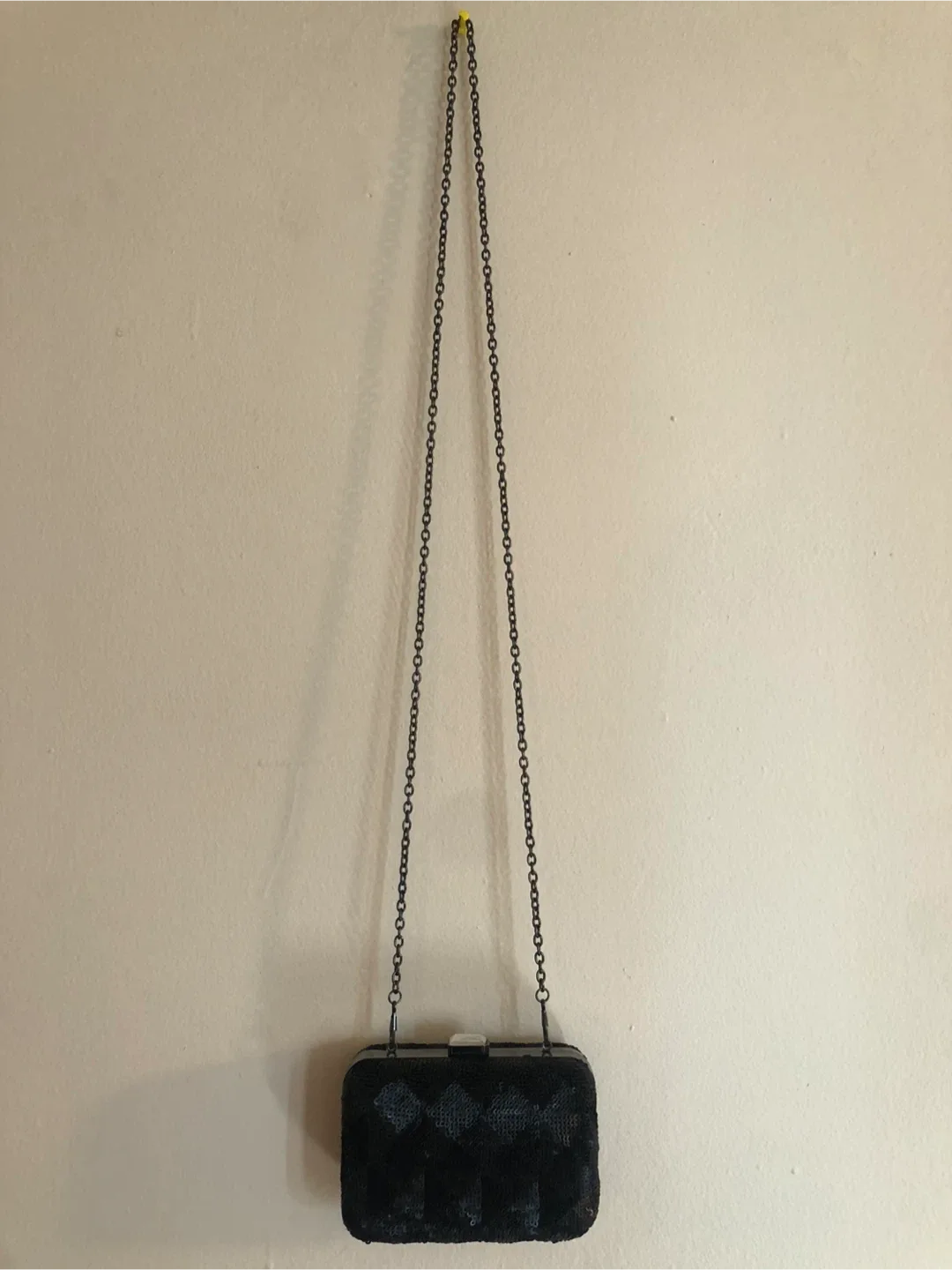 Sequin Black Clutch Purse with Chain image indicator(2)