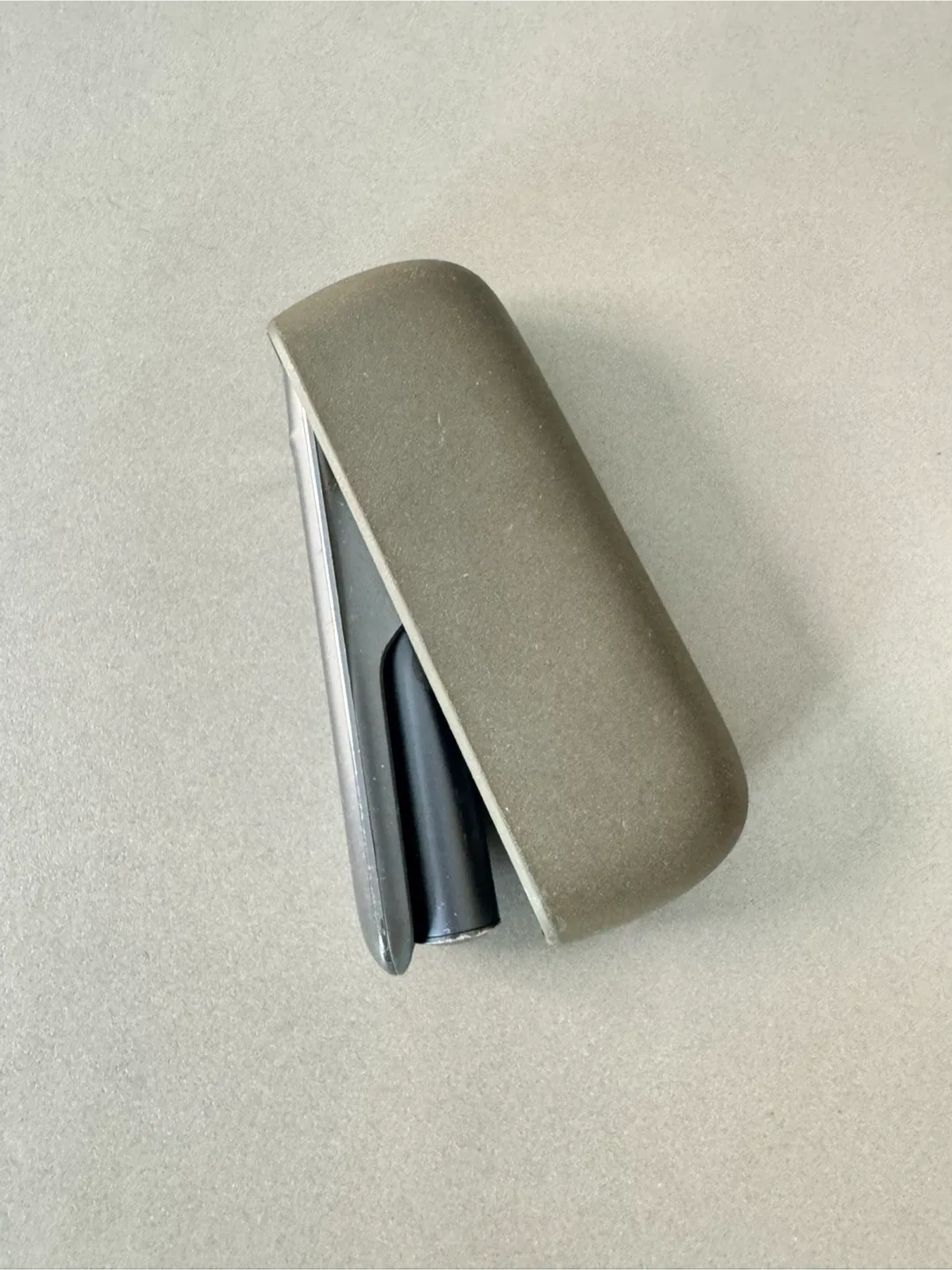 IQOS Iluma Device thumbnail