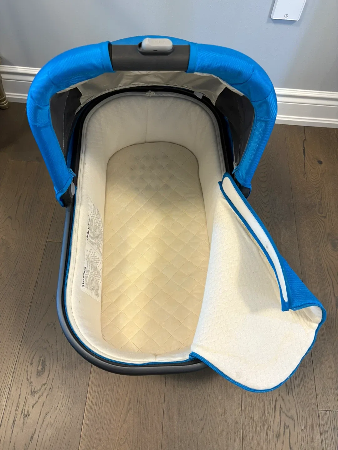 Uppababy turquoise baby bassinet EUC ret $450 image indicator(4)