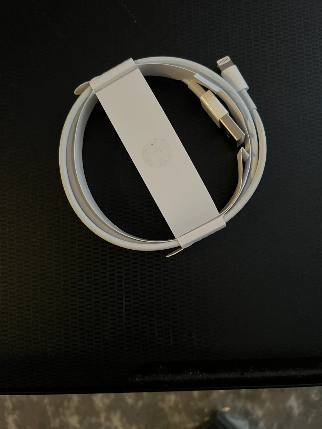 Original Apple Lightning to USB-C Cable - New image indicator(2)
