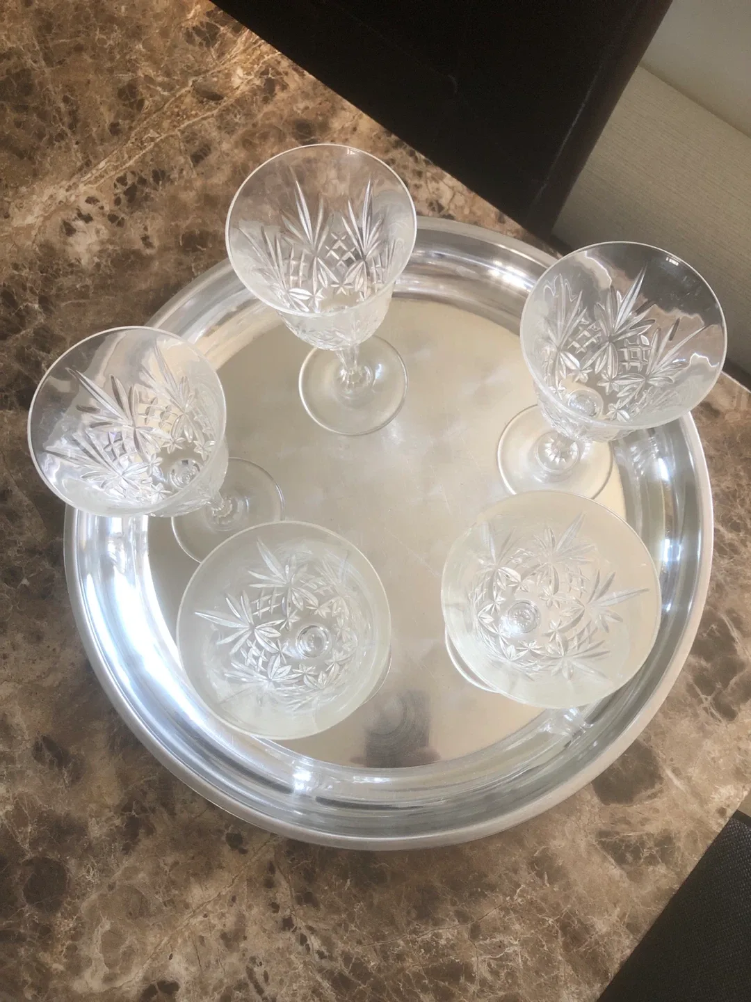 Crystal Wine Glasses (5) image indicator(2)