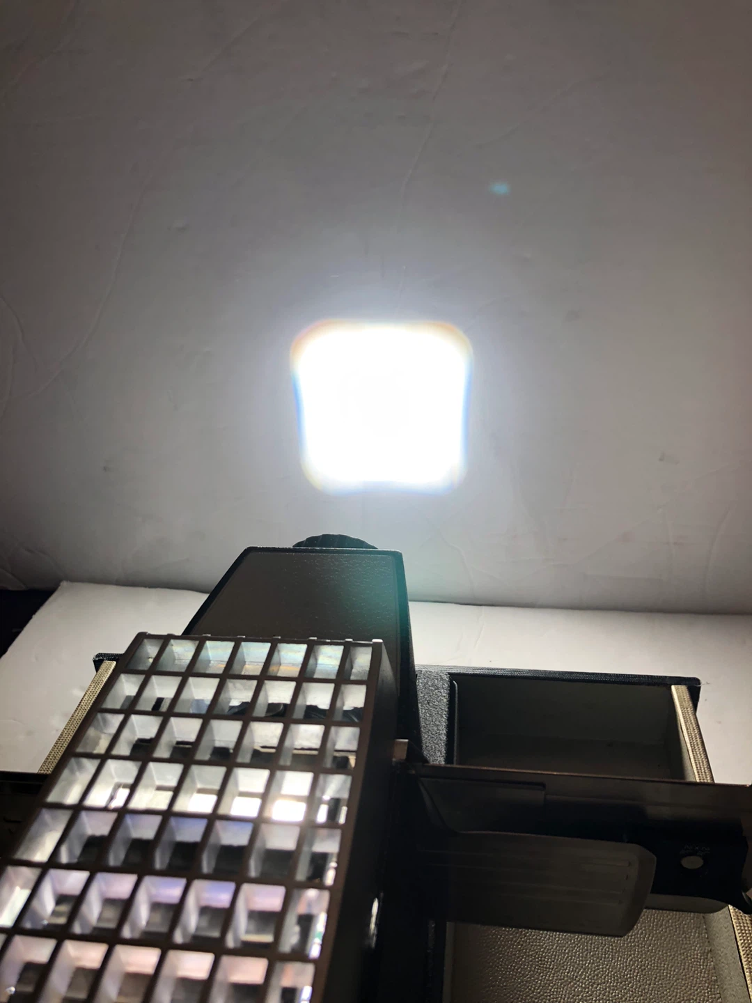 Vintage Slide Show Projector . Bell and Howell. Works. - photo 2