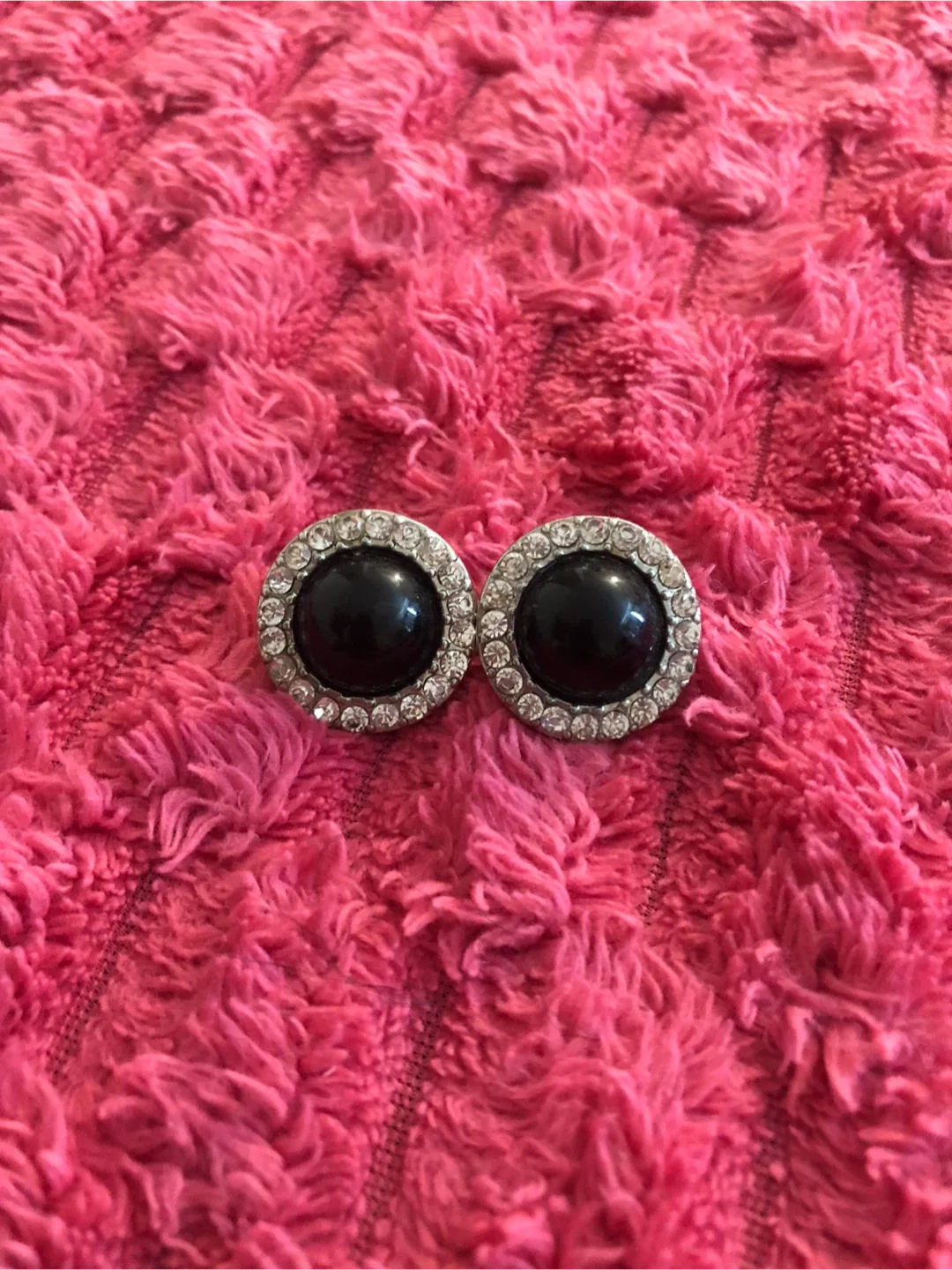 Black & Rhinestone Stud Earrings image indicator(3)