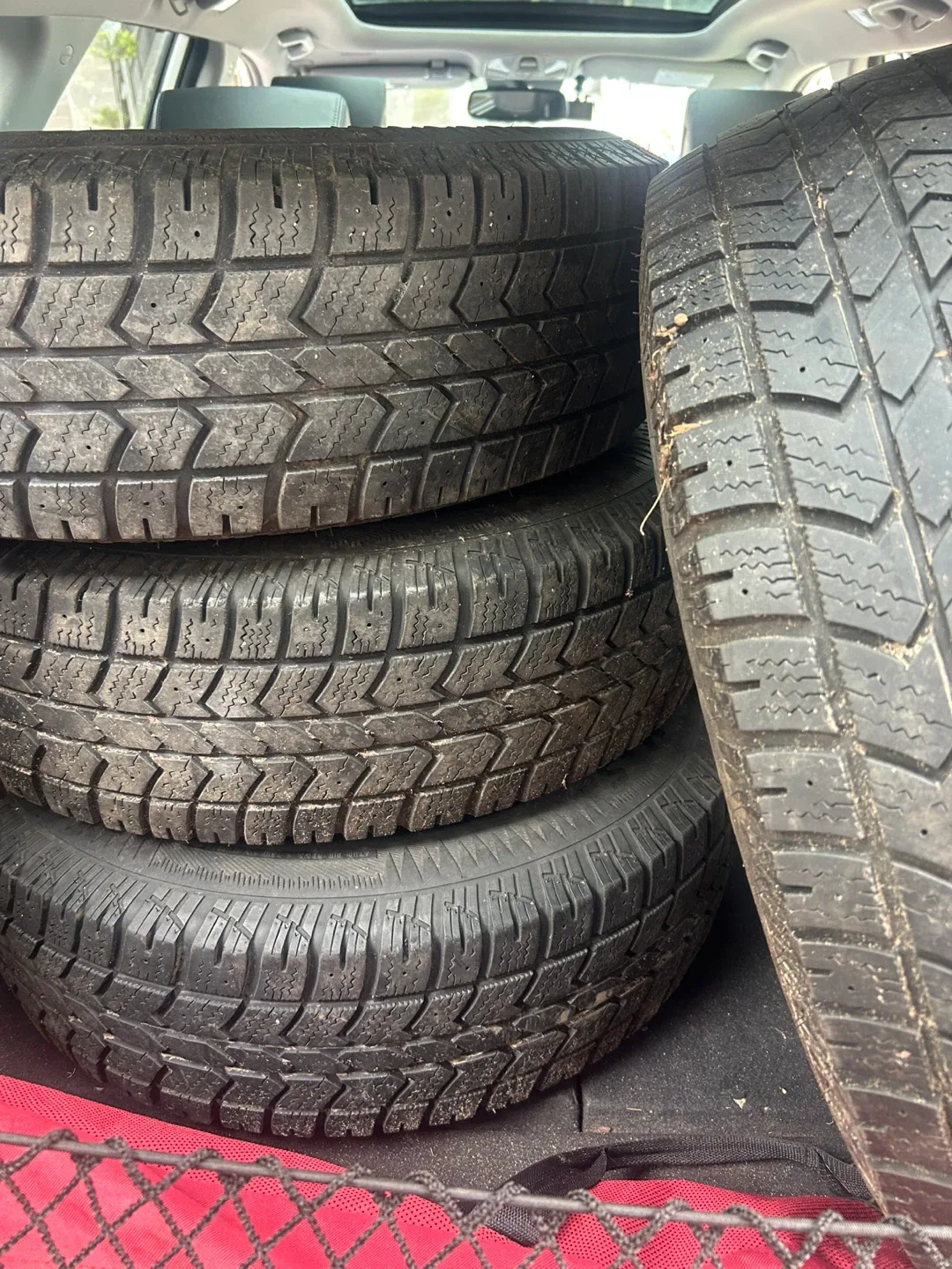 Set of 4 Winter Tires 225/75R16 image indicator(6)