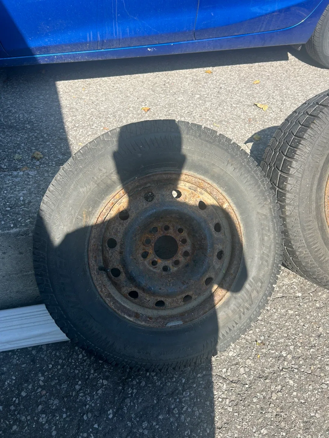 Set of 4 Winter Tires 225/75R16 image indicator(2)