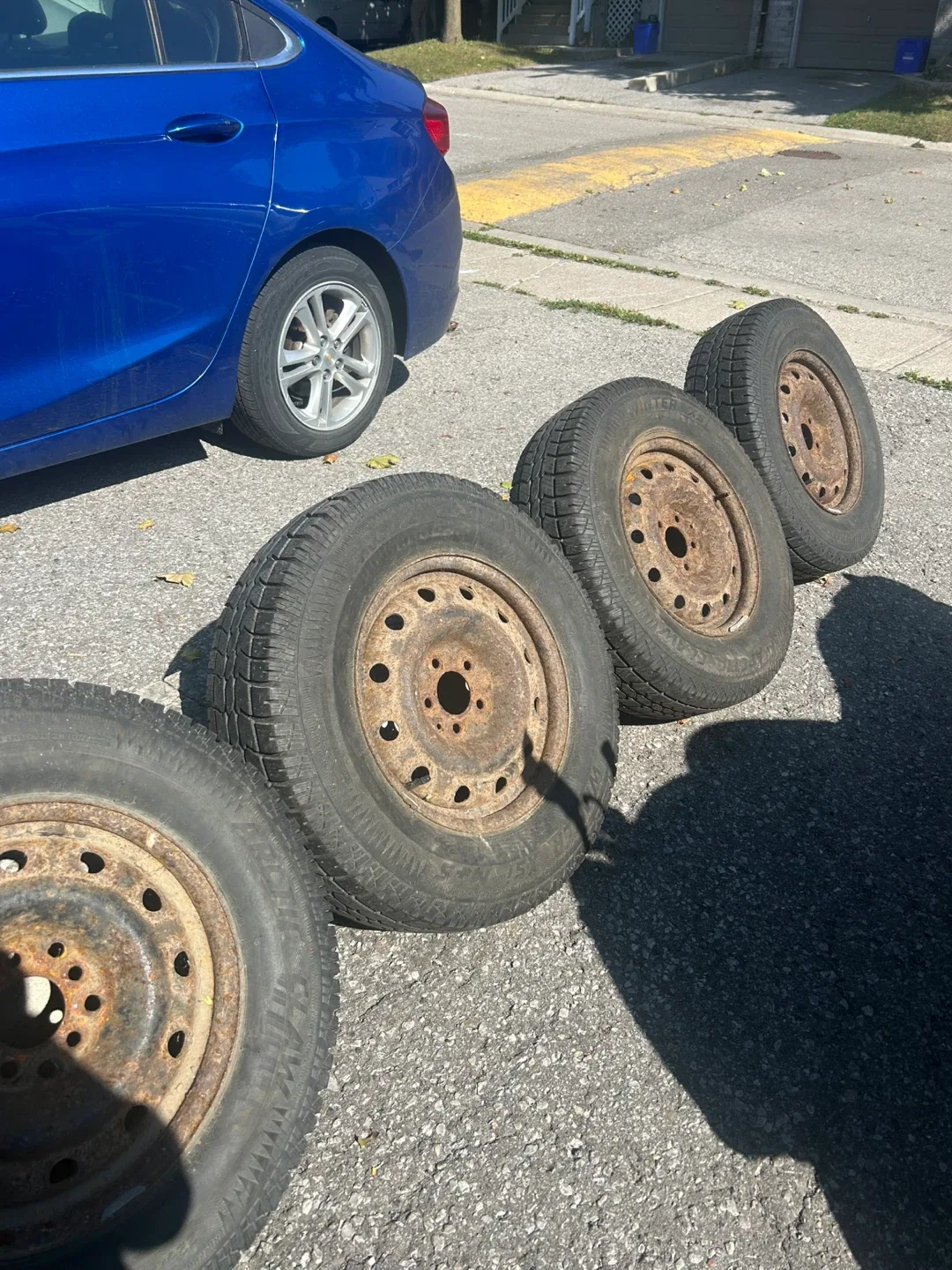 Set of 4 Winter Tires 225/75R16 image indicator(4)