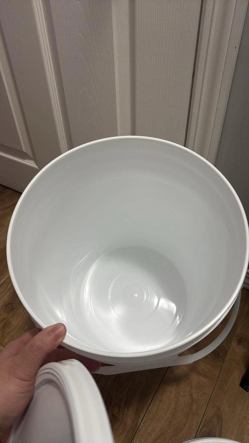 20L Food Grade Plastic Buckets with Lids - photo 3