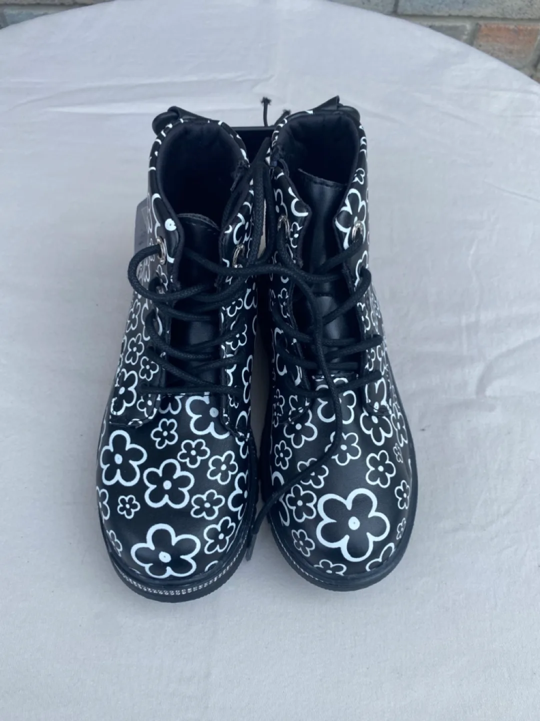 George Black & White Floral girl Boots - Size US 13 kids shoes image indicator(2)