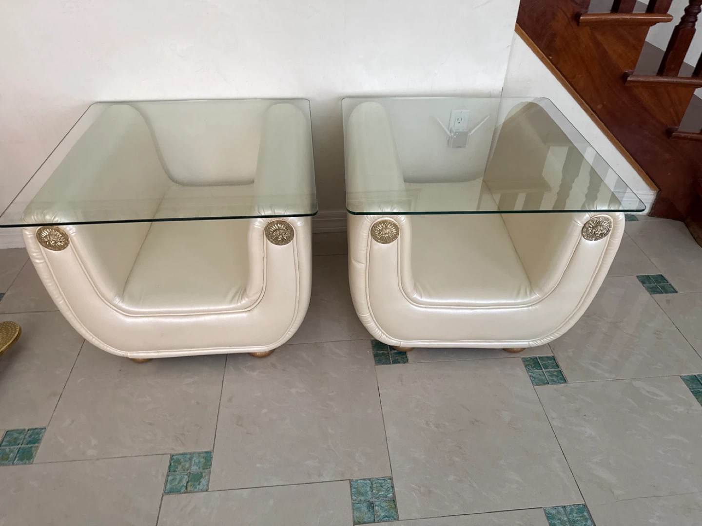 Cream Leather & Glass Coffee Table - photo 4