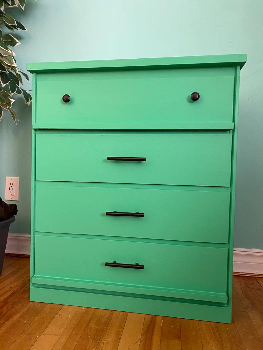 FREE DELIVERY: Shamrock Green Dresser $200 (HRM)