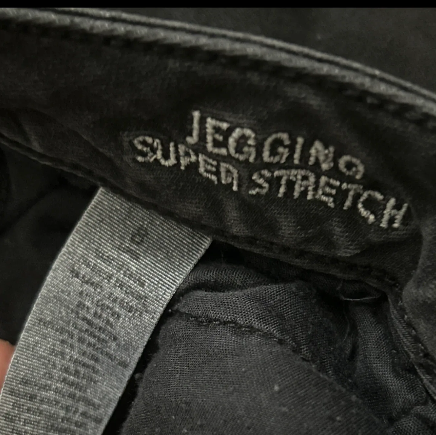 American Eagle Black Super Stretch Jeggings image indicator(2)