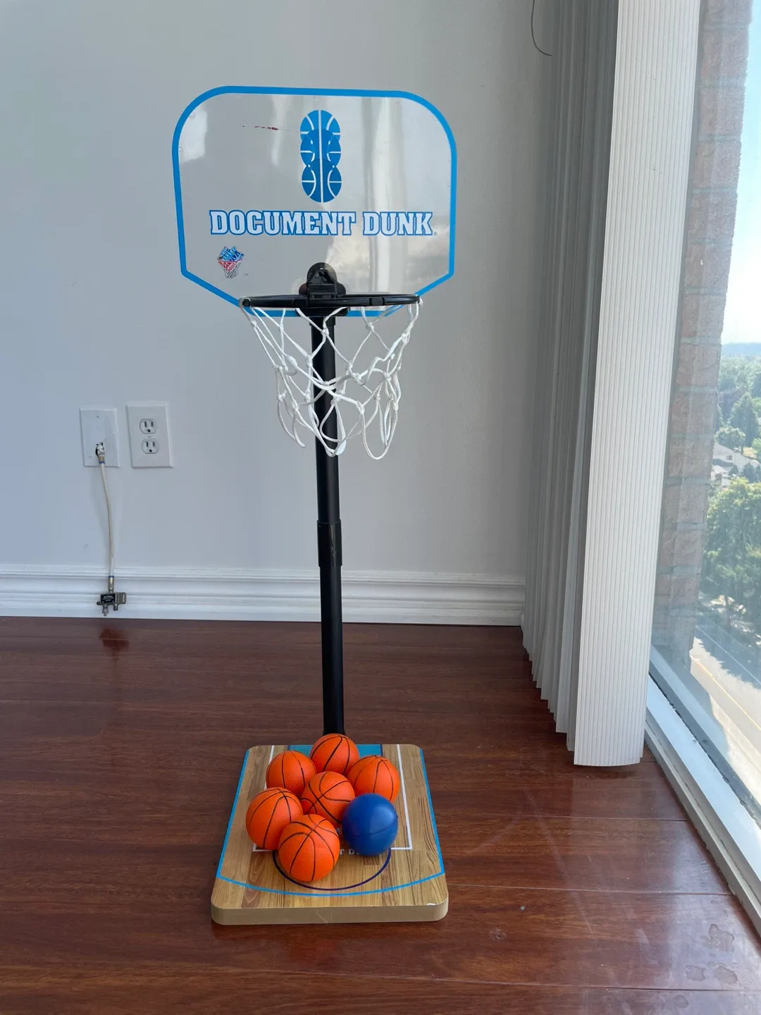 Document Dunk Mini Basketball Hoop Set thumbnail