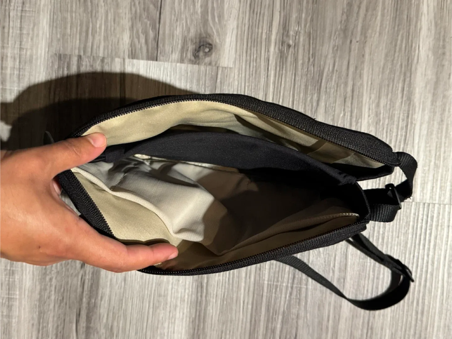 Bellroy City Pouch Plus image indicator(2)