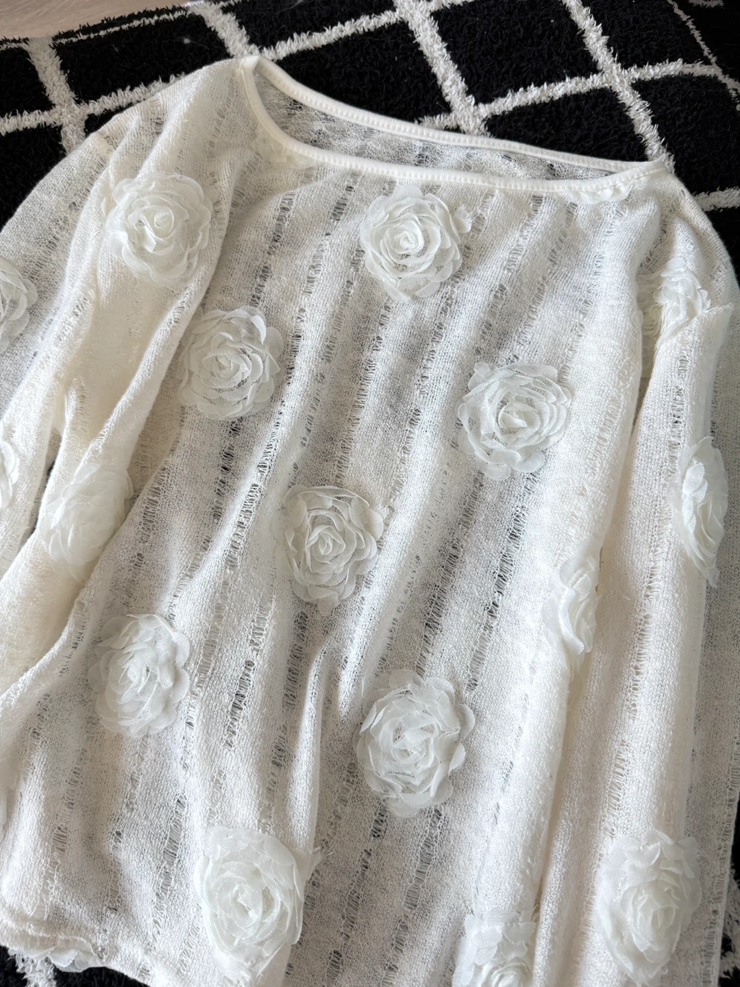 White Floral Long Sleeve Top - photo 3