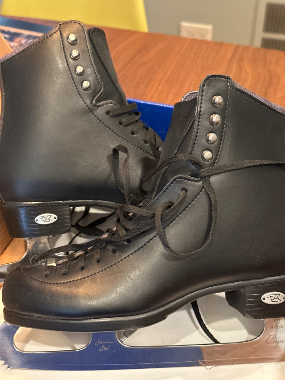 Riedell Capri Black Leather Ice Skates - Size 4 1/2 - photo 3