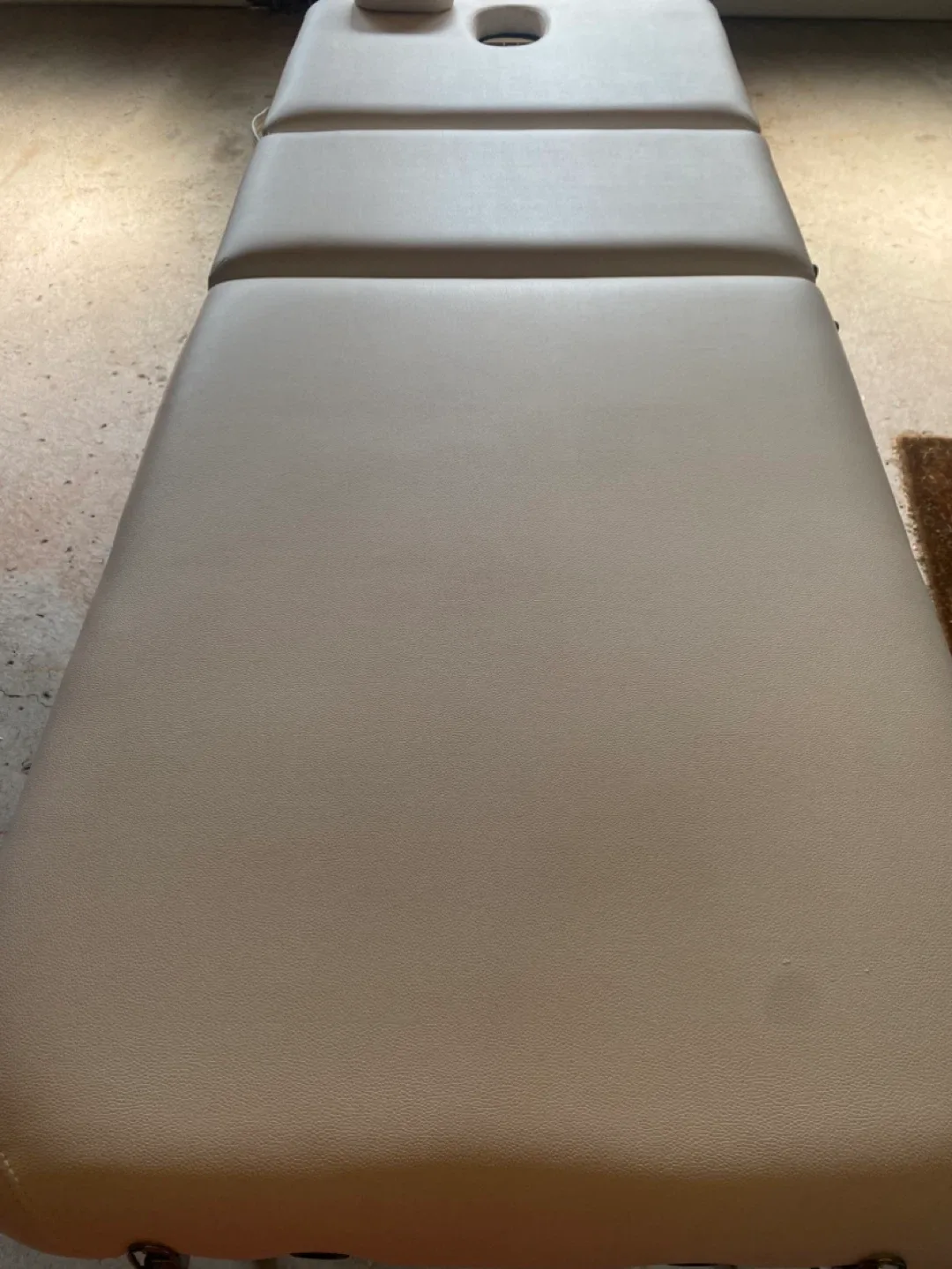 Portable Massage Table White image indicator(2)