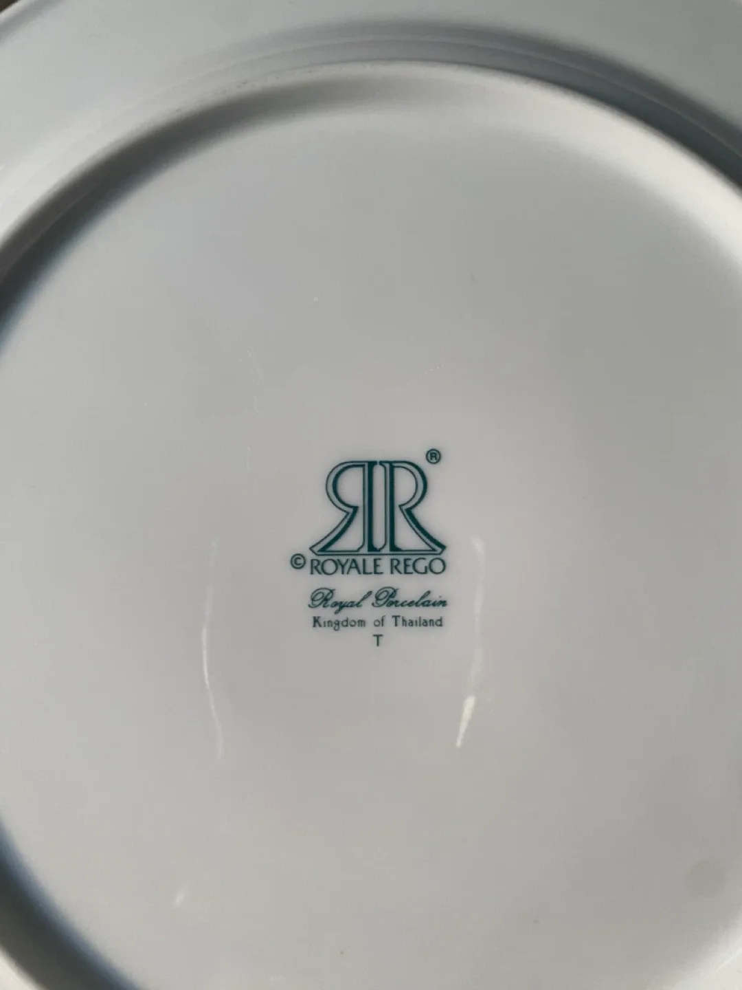 Royale Rego Royal Porcelain Plates - Set of 4 image indicator(2)