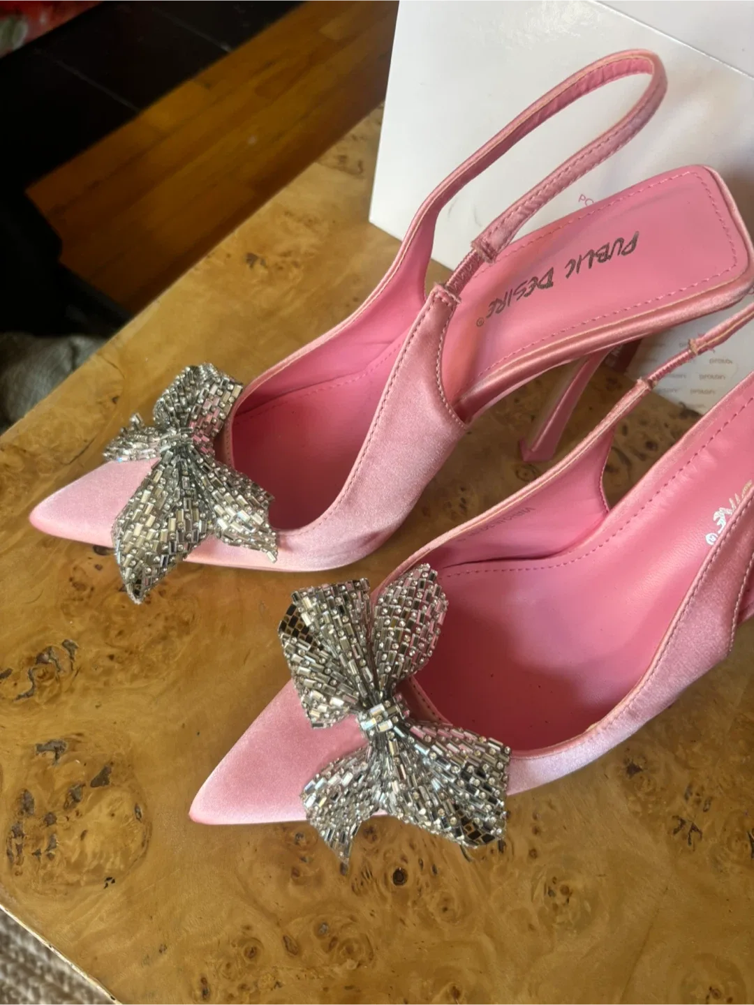 girlie bow Pink Heels Size 9 image indicator(2)