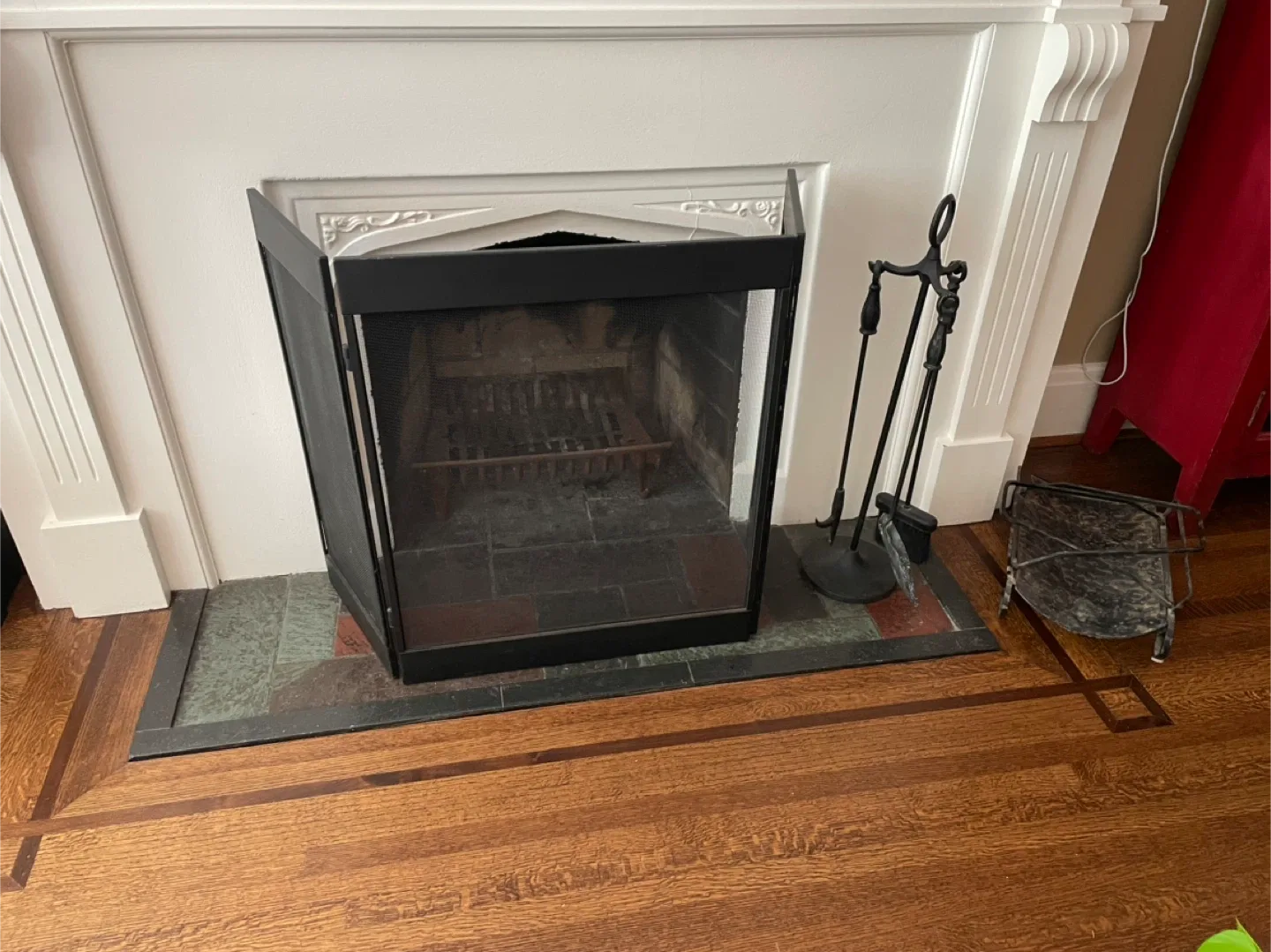 Fireplace Screen with Tools image indicator(2)