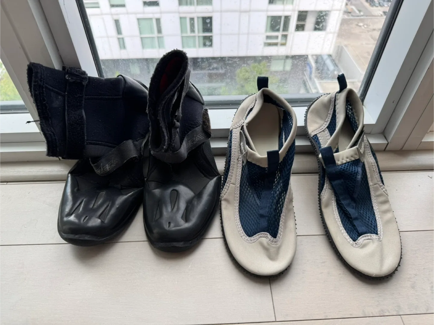 Aqua Lung & Water Shoes thumbnail