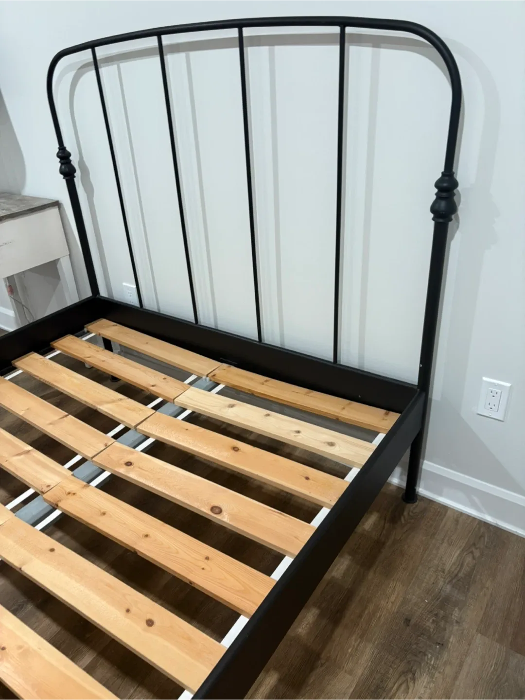 Black Metal Bed Frame double image indicator(2)