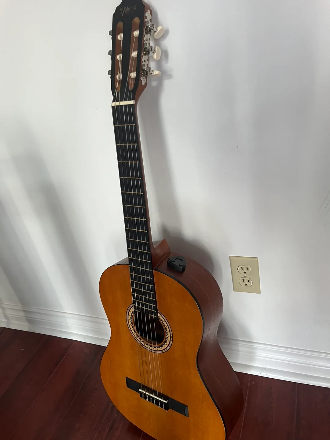 Valencia Classical Guitar with Case thumbnail