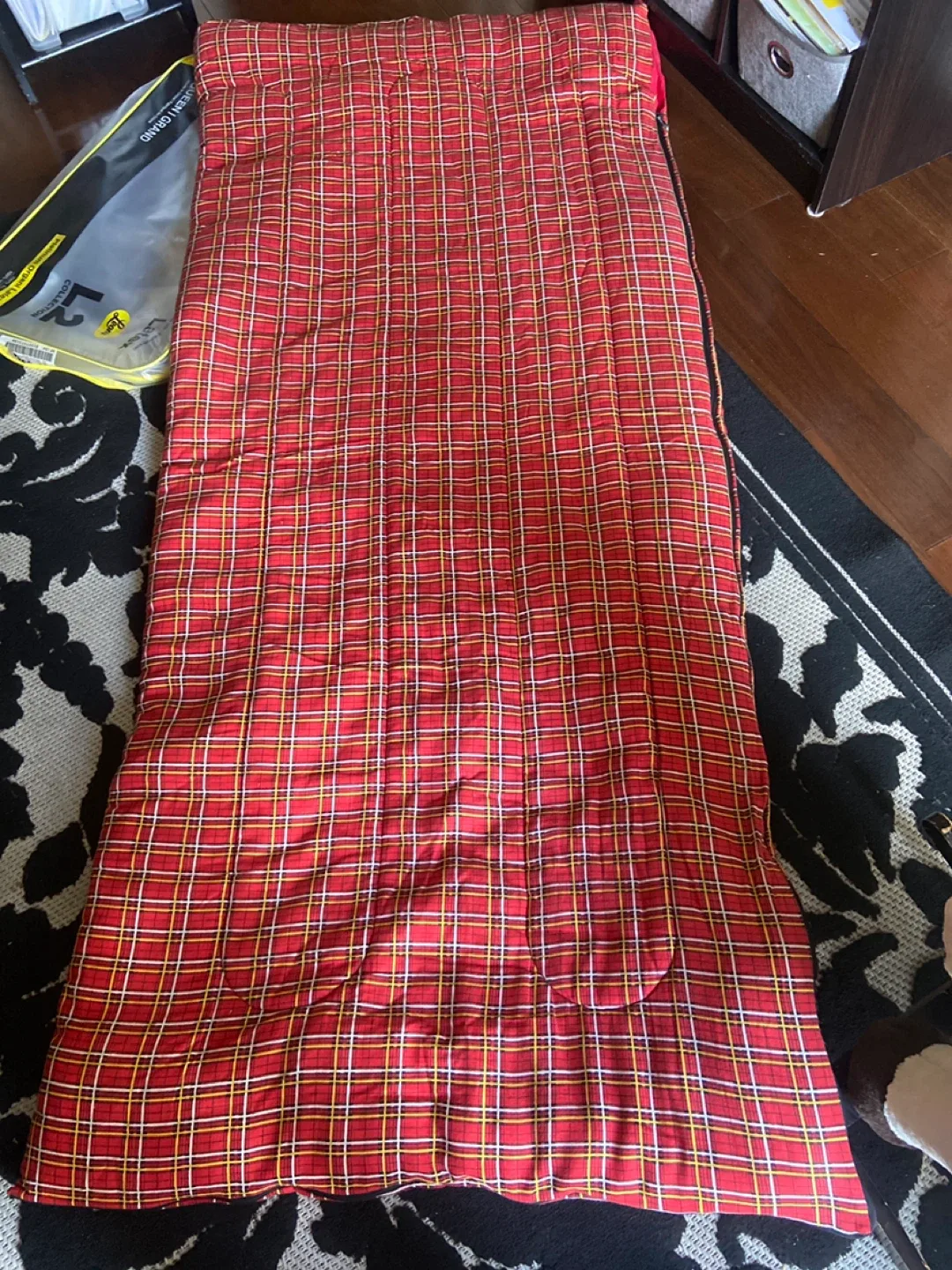 Red Plaid Sleeping Bag image indicator(4)