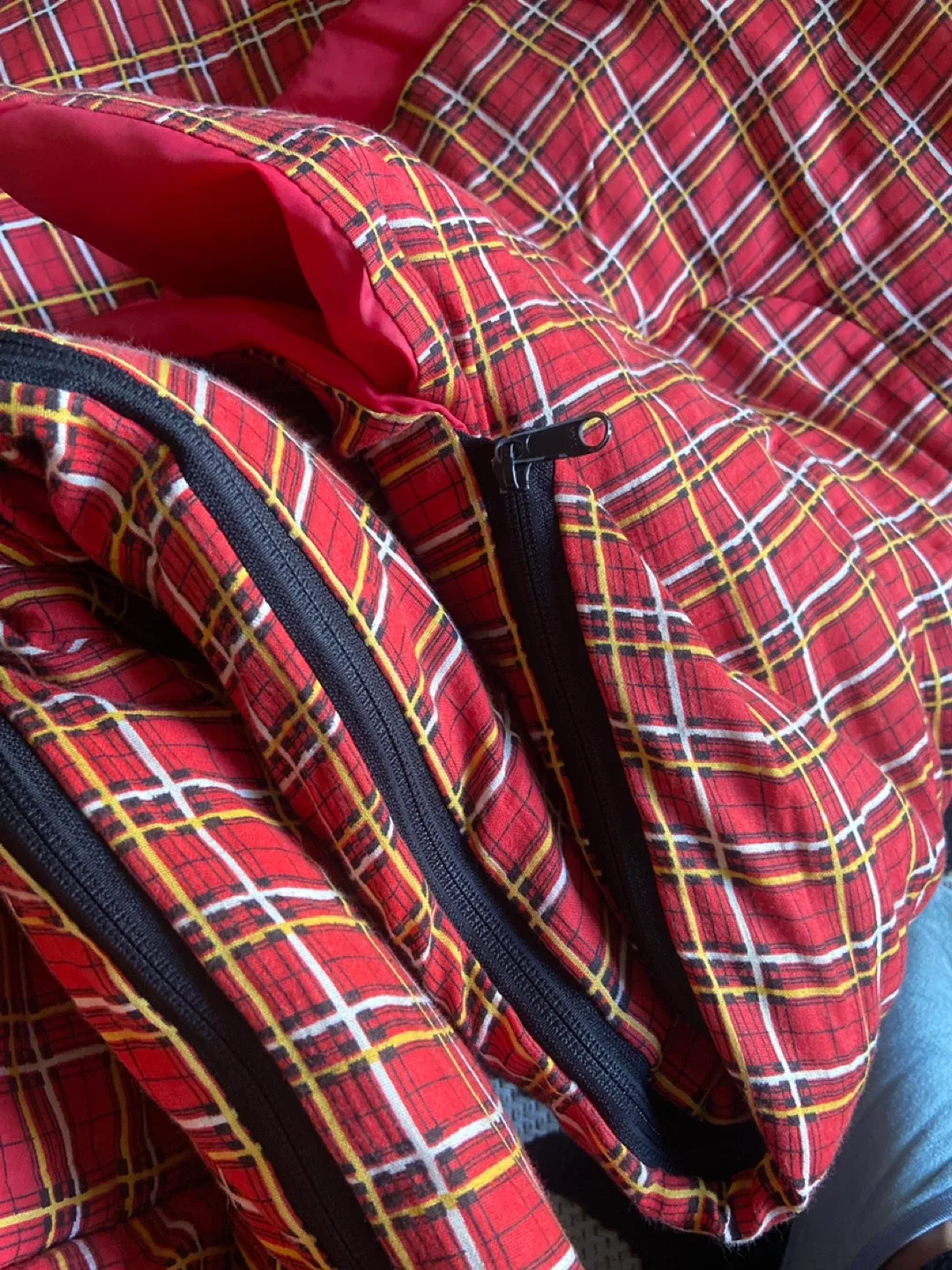 Red Plaid Sleeping Bag image indicator(3)