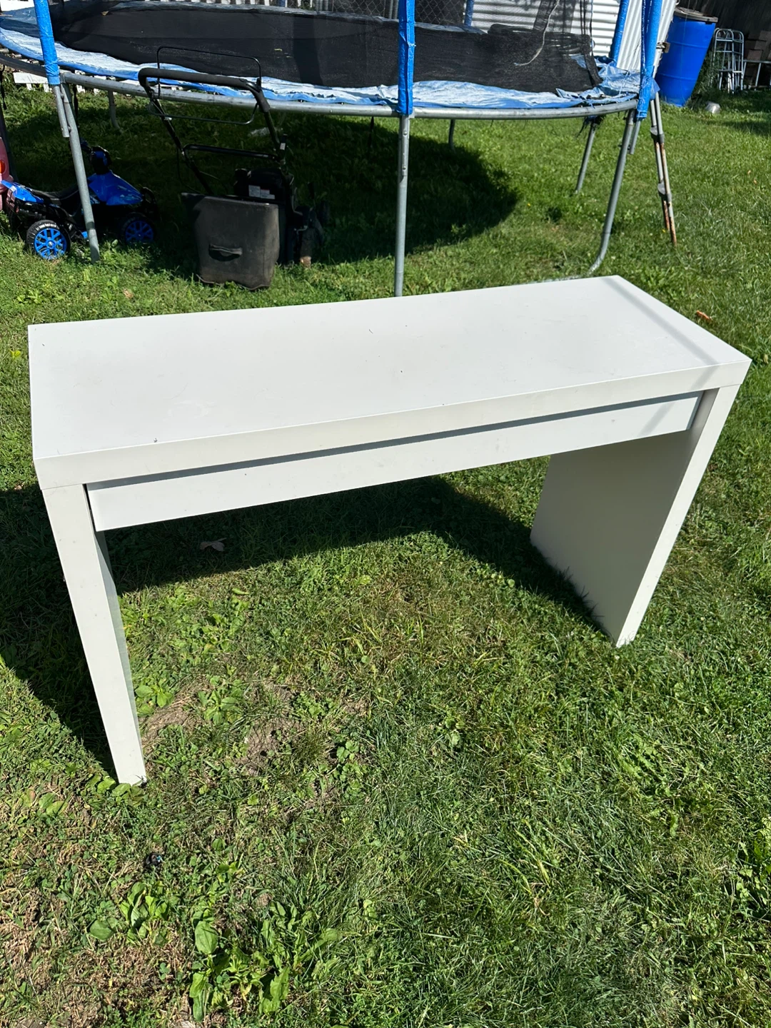 White Desk with Drawer (48x16x32)