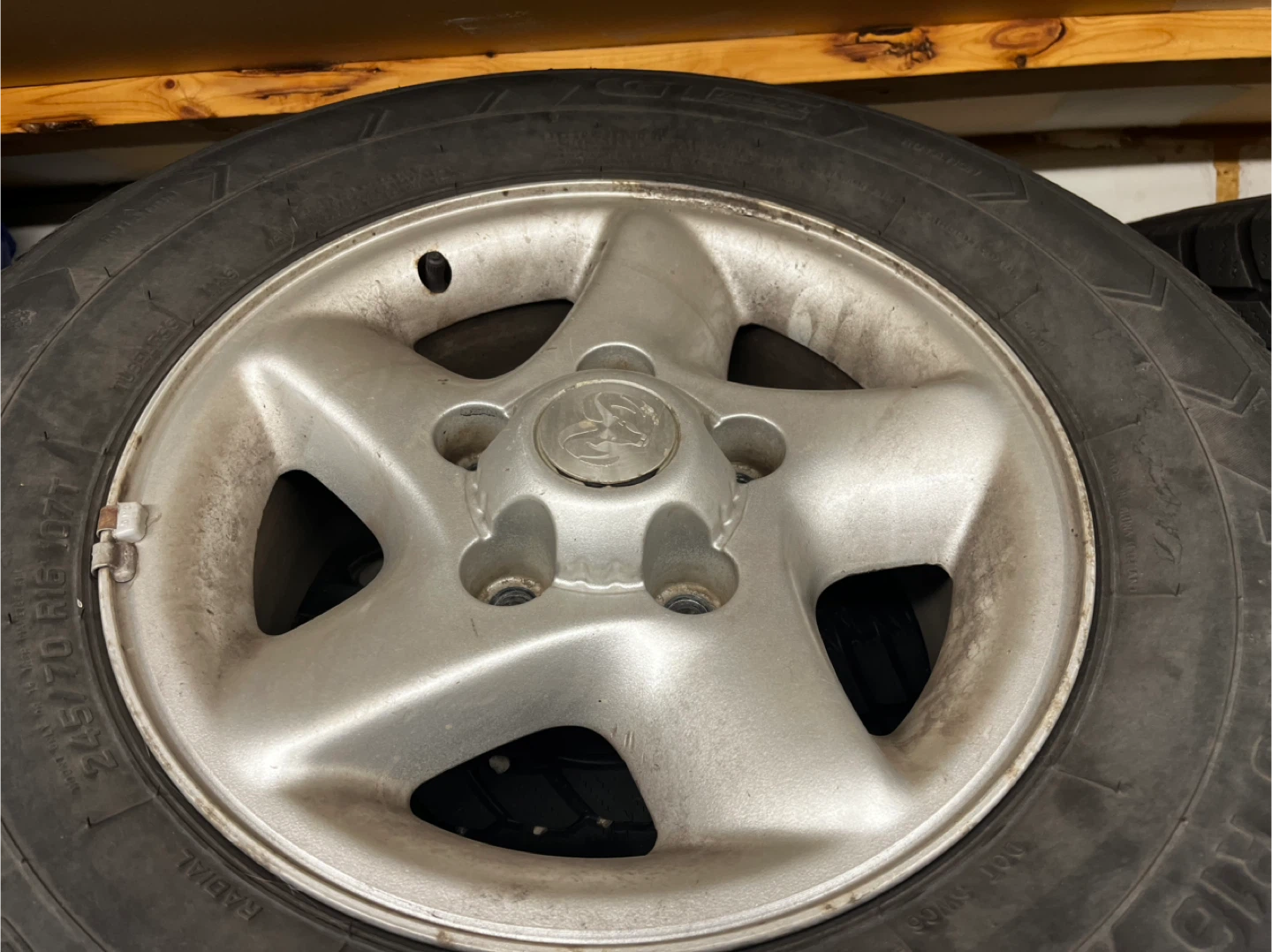 Set of 4 winter  Tires  and wheels 245/70R16 - photo 5