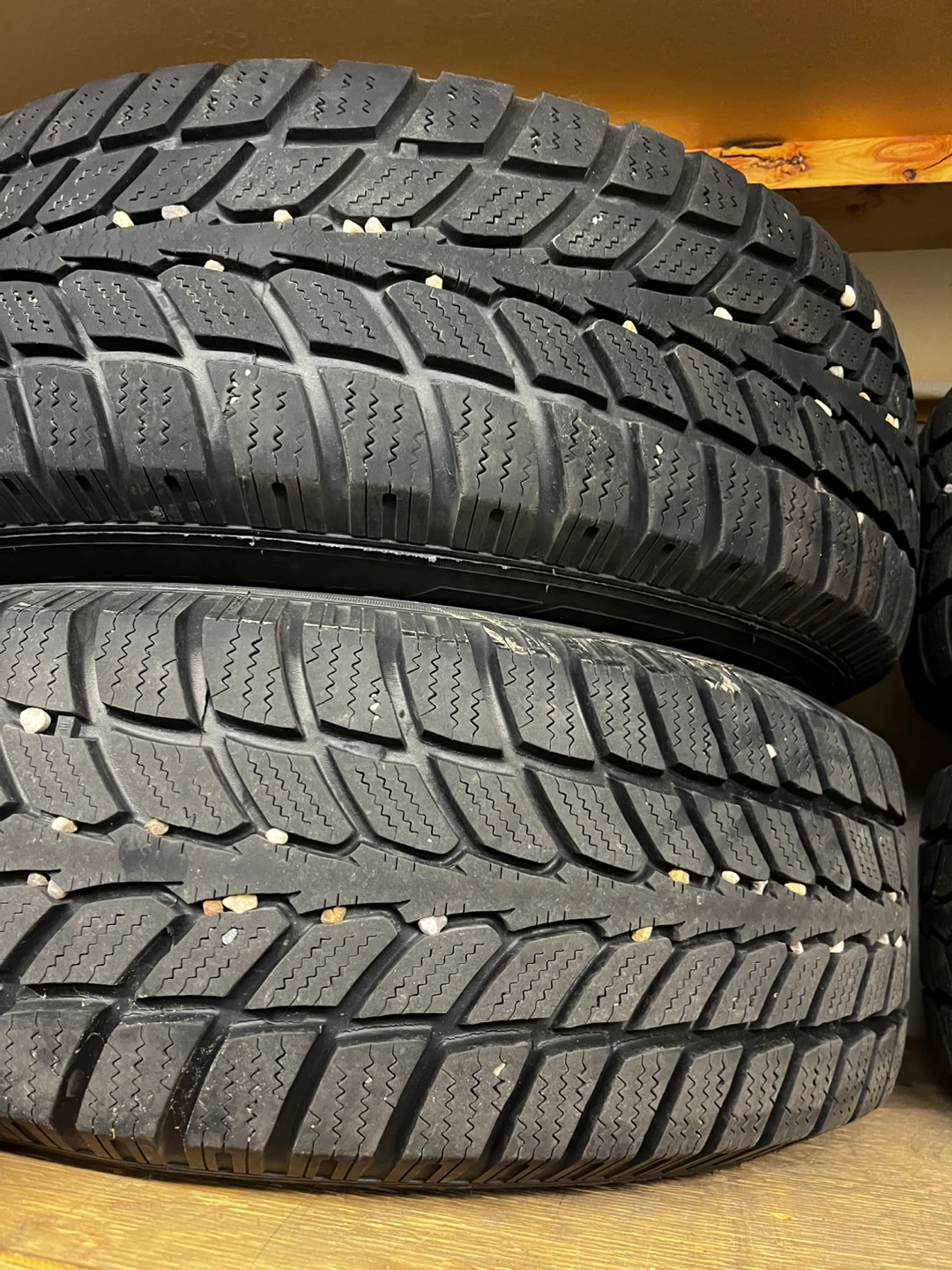 Set of 4 winter  Tires  and wheels 245/70R16 - photo 2