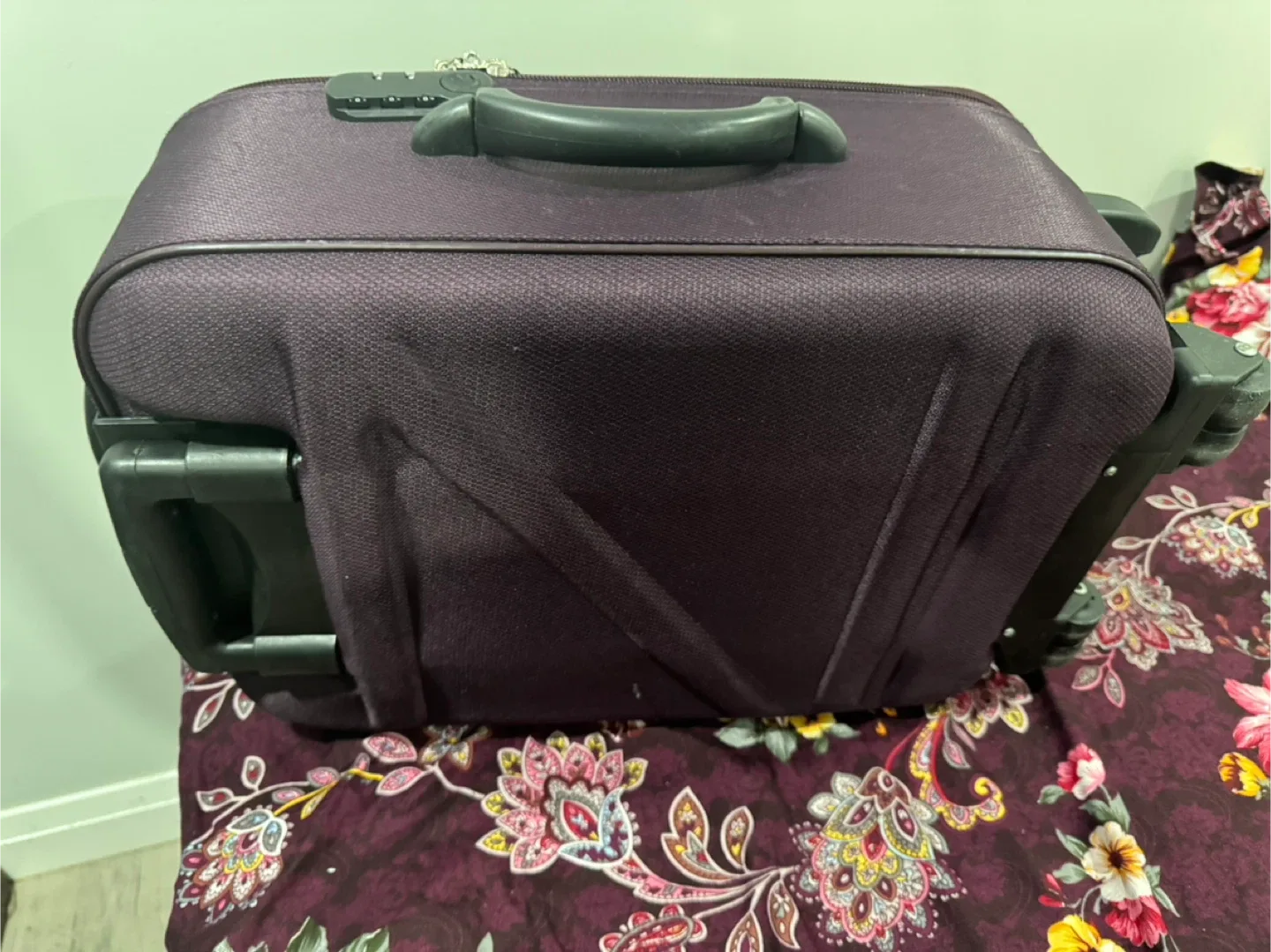 Victor Trolly Bags Suitcase Cabin Bag image indicator(6)