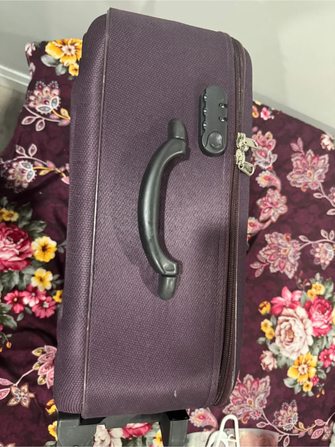 Victor Trolly Bags Suitcase Cabin Bag image indicator(5)