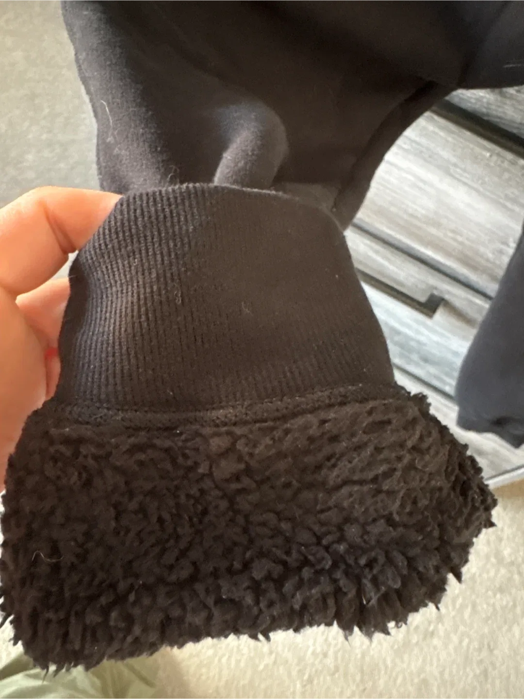 UNIQLO Black Fleece Lined Sweatpants (Size 11-12) image indicator(3)