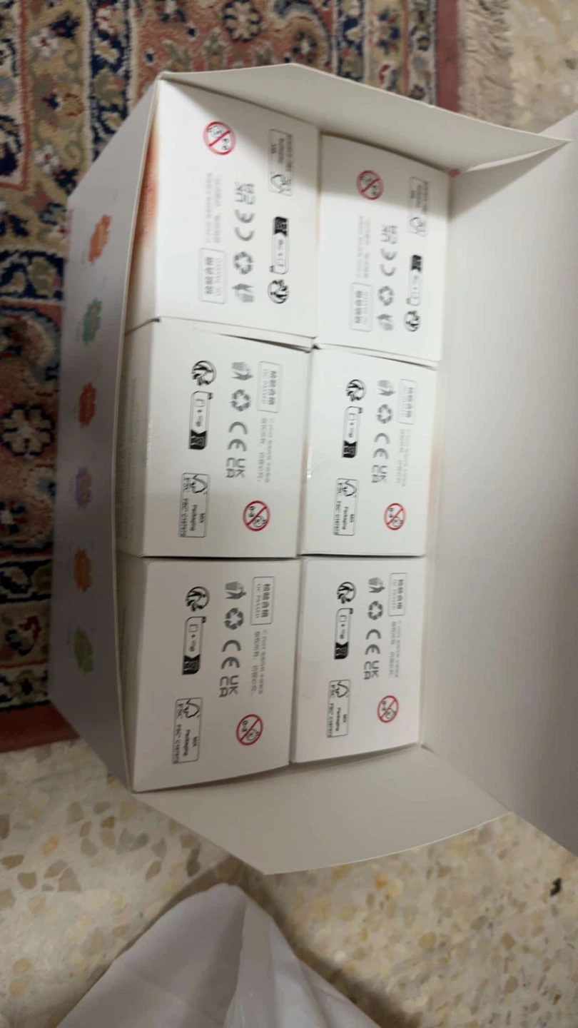 Labubu box selling whole box or per piece - photo 3