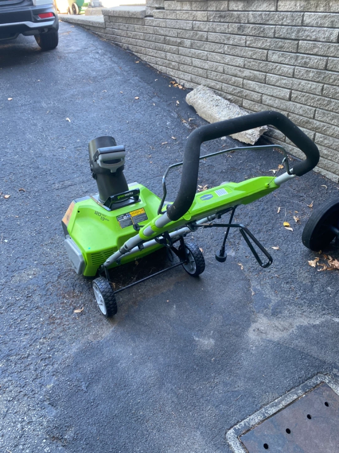 Greenworks 120V 20-Inch Cordless Snow Thrower - photo 2