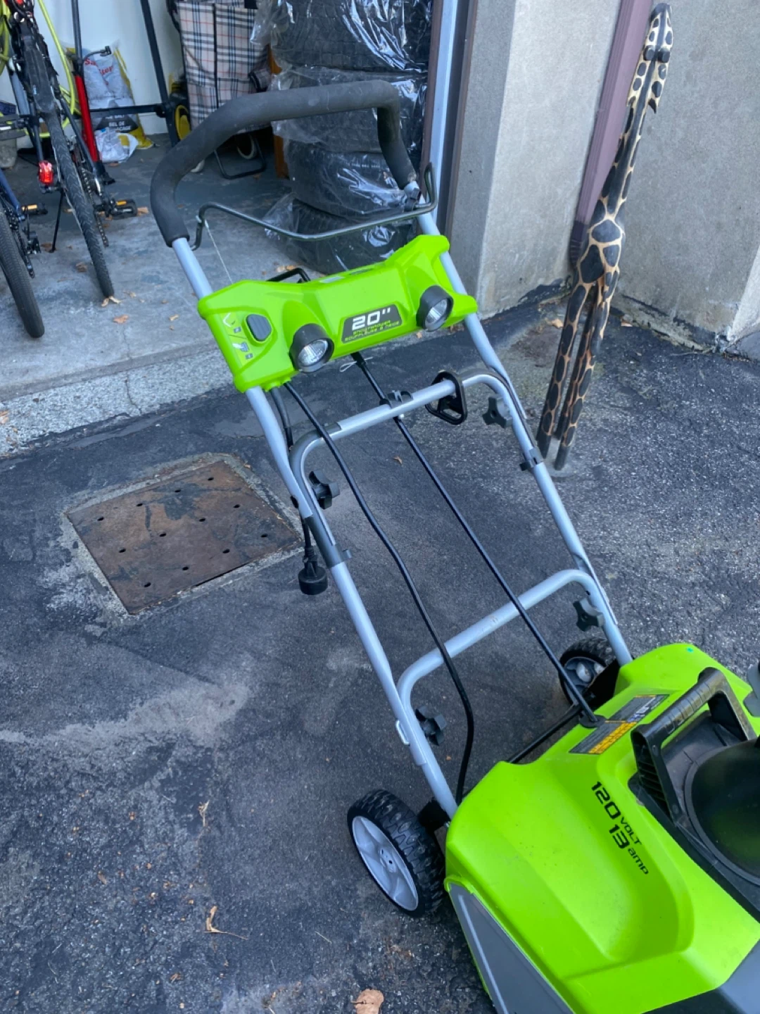 Greenworks 120V 20-Inch Cordless Snow Thrower - photo 5