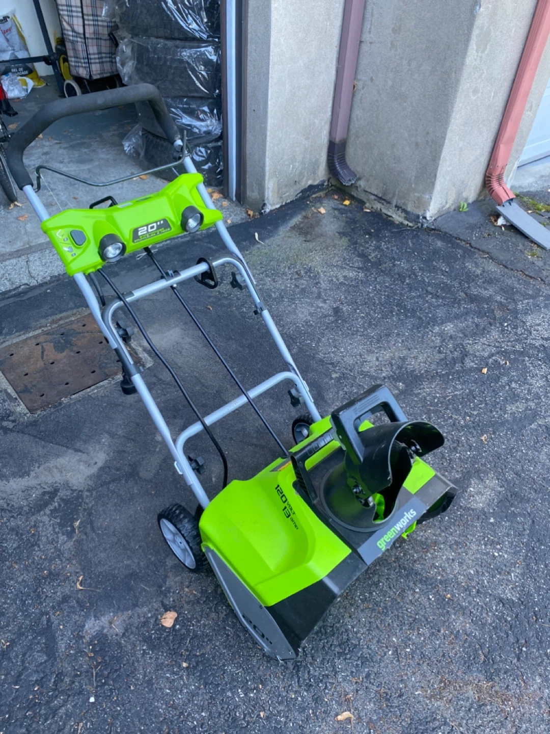 Greenworks 120V 20-Inch Cordless Snow Thrower