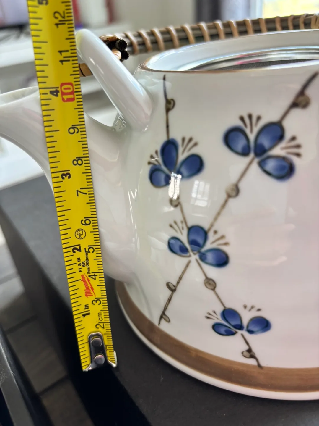 Floral Tea Set with Teapot & 4 Cups - Like New! image indicator(9)