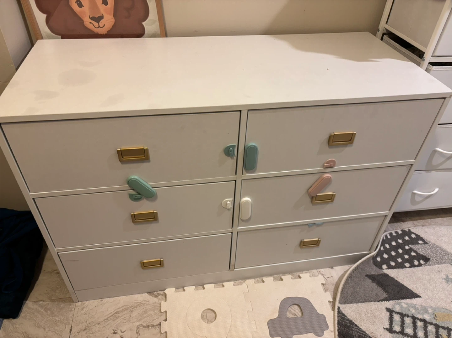 White 6-Drawer Dresser - photo 2
