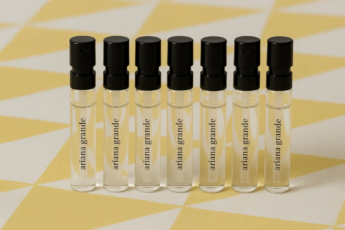 Ariana Grande Perfume Sampler Set (10.5 mL) thumbnail
