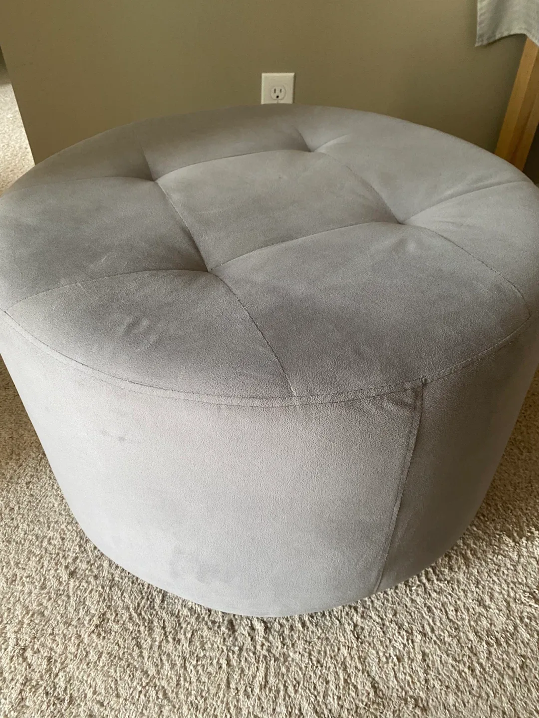 🥕 Grey Swivel Tufted Ottoman thumbnail