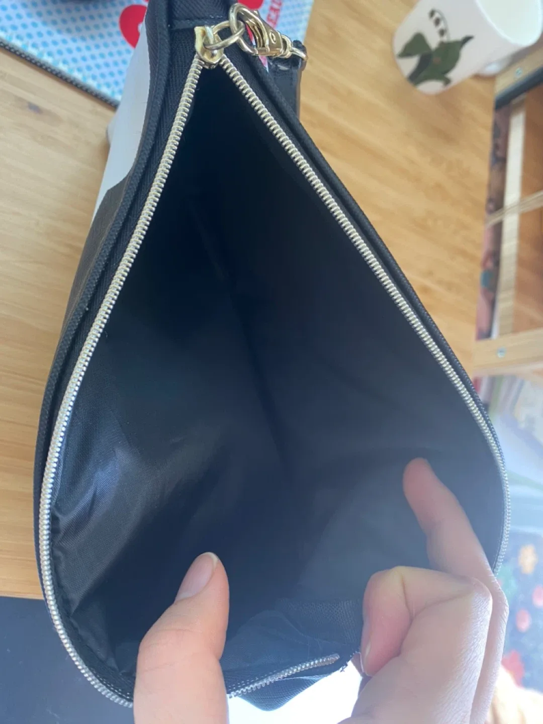 Glam Chic Haircare Pouch image indicator(3)