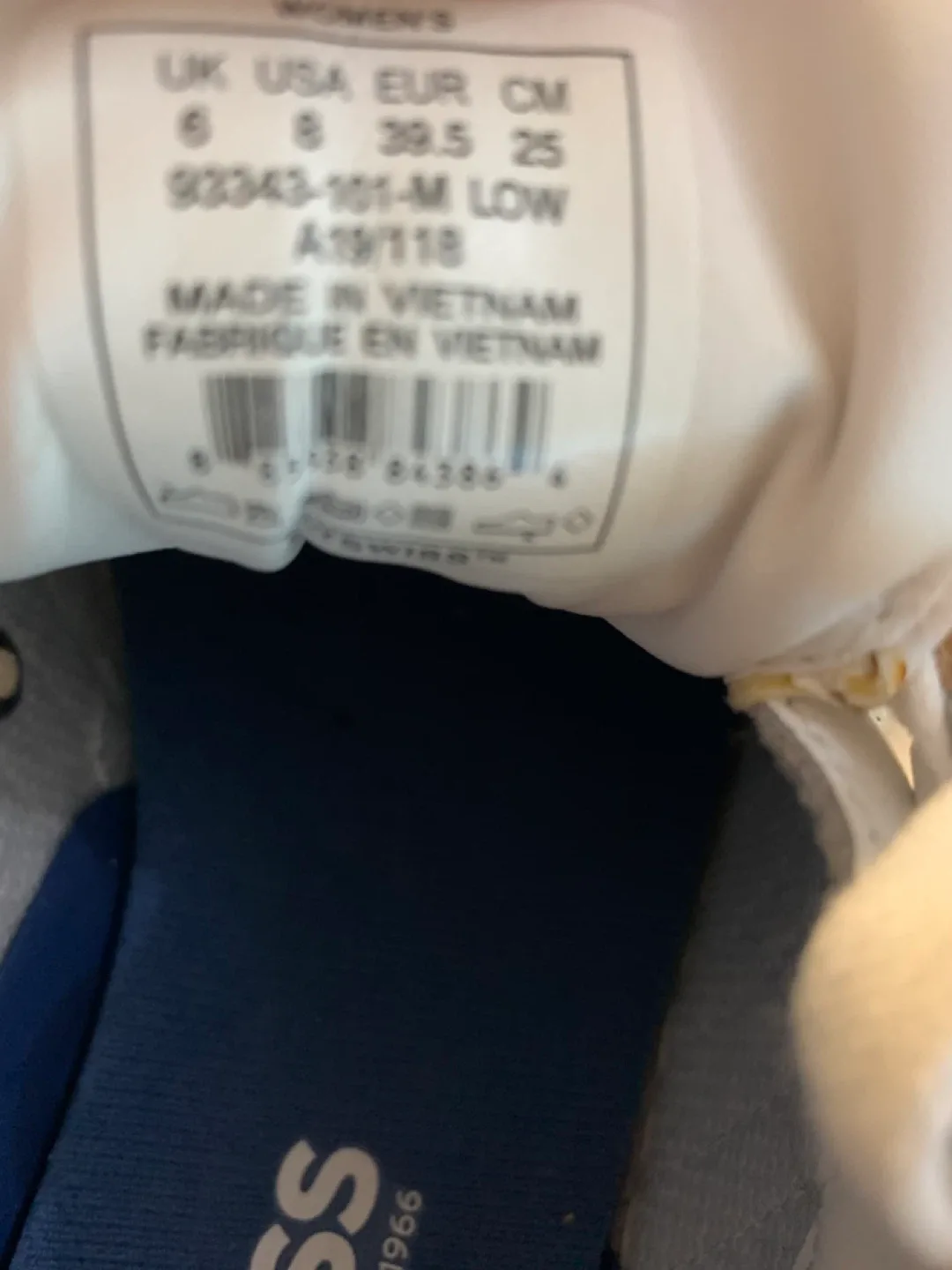 K-Swiss Court Style white leather sneakers - US 8 image indicator(2)