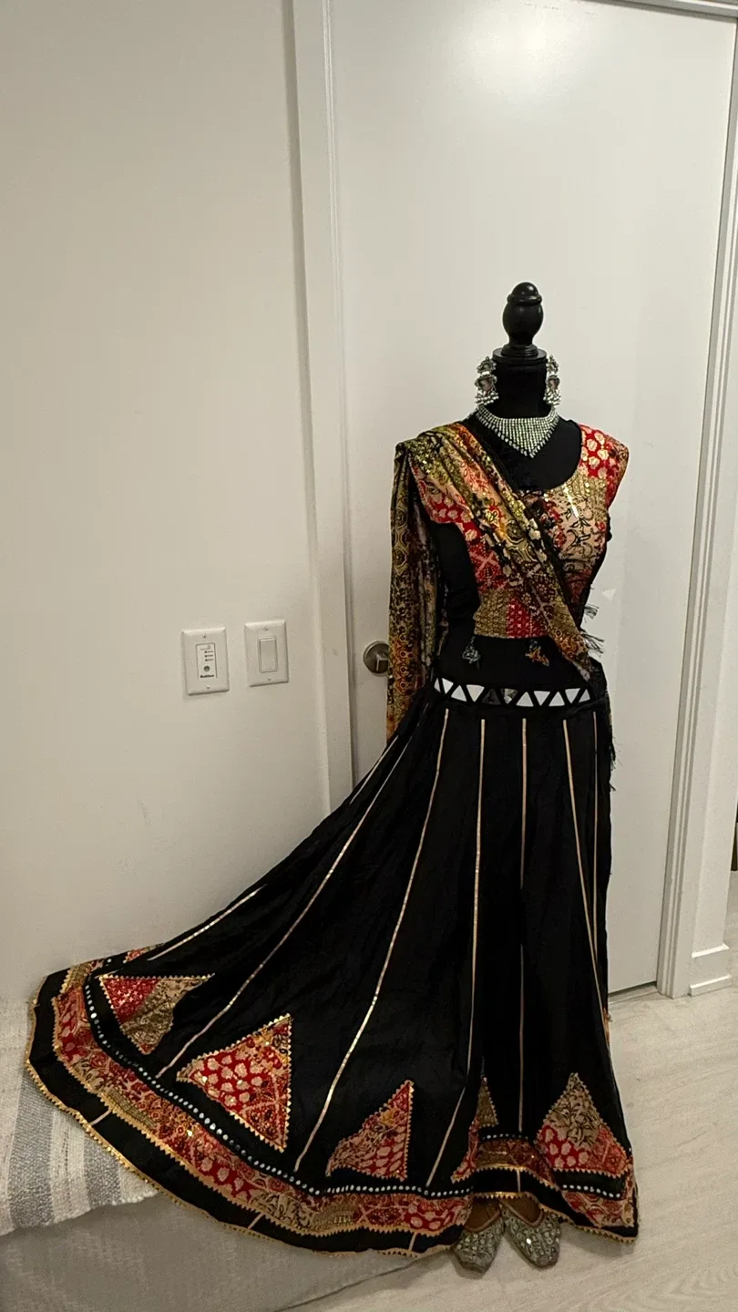 Indian Lehenga Choli Set - Black & Red thumbnail