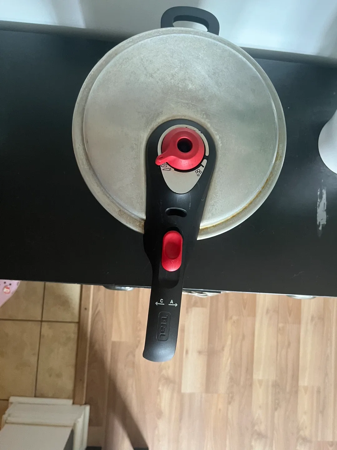 6 Qt Pressure Cooker – Great Condition image indicator(3)