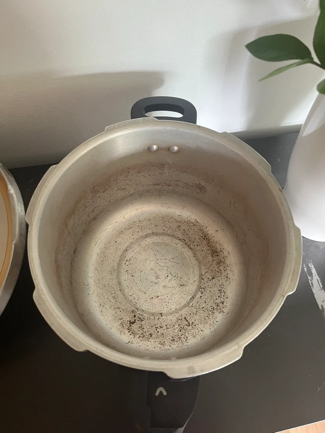 6 Qt Pressure Cooker – Great Condition image indicator(4)