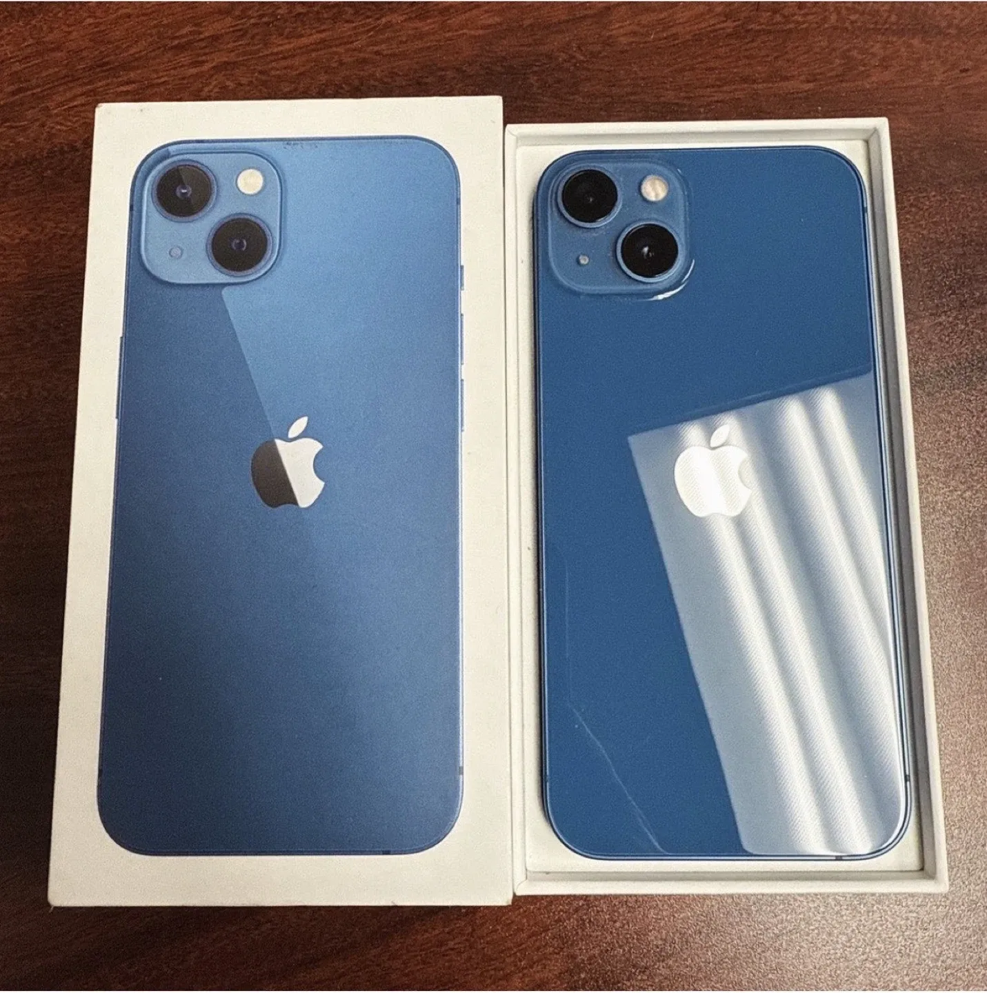 Apple iPhone 13 - Blue