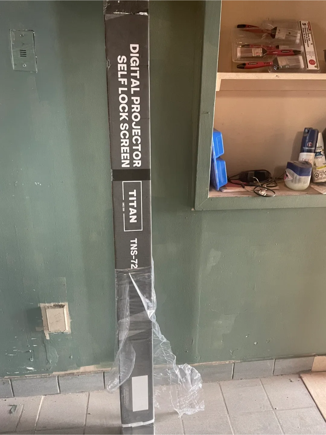 Titan TNS-72 Digital Projector Screen image indicator(3)